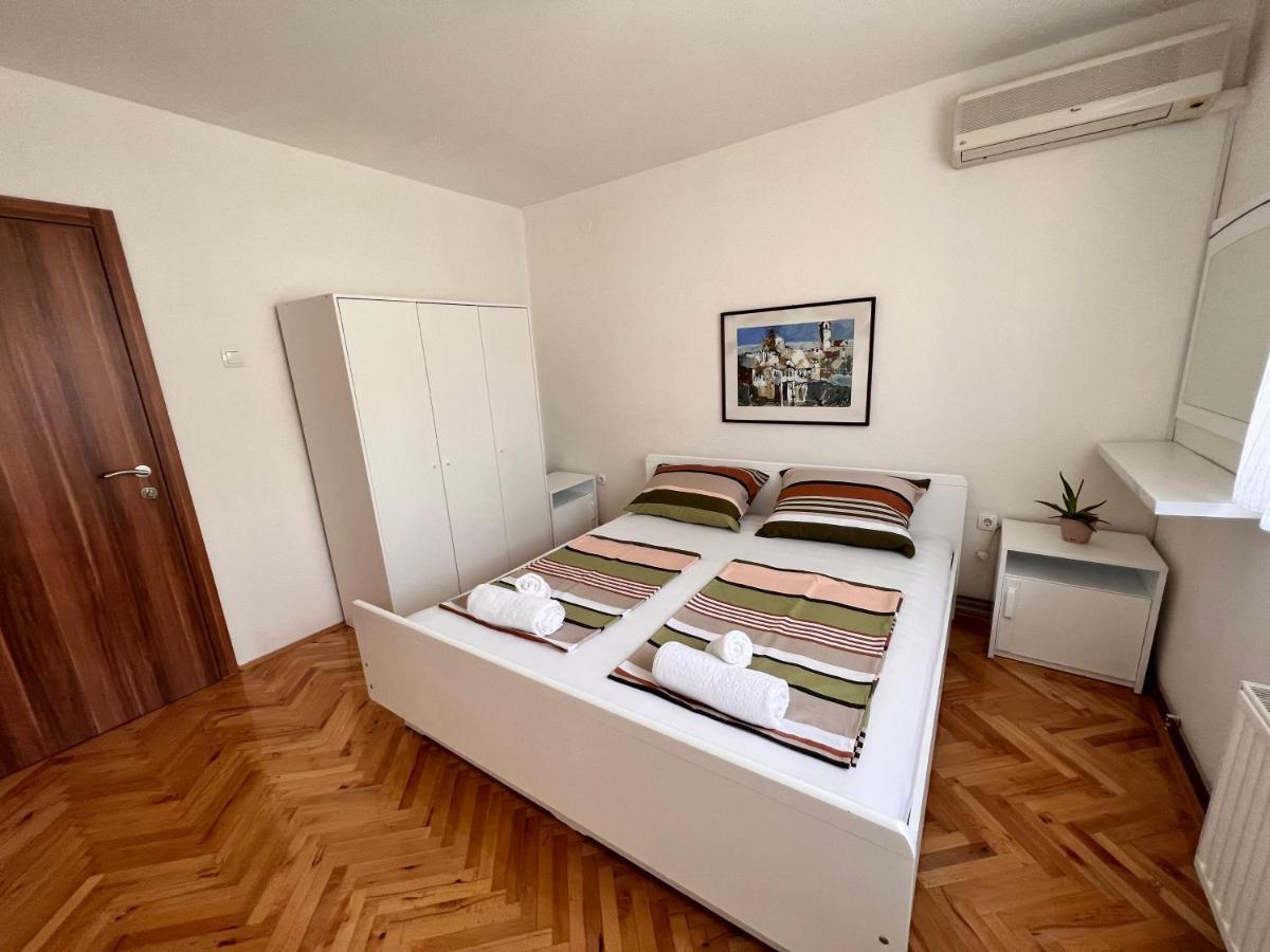 Kiwi Mostar